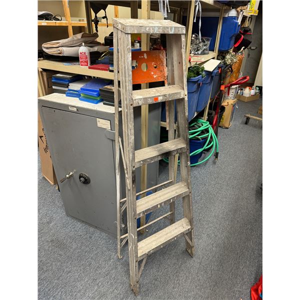 5' A frame ladder