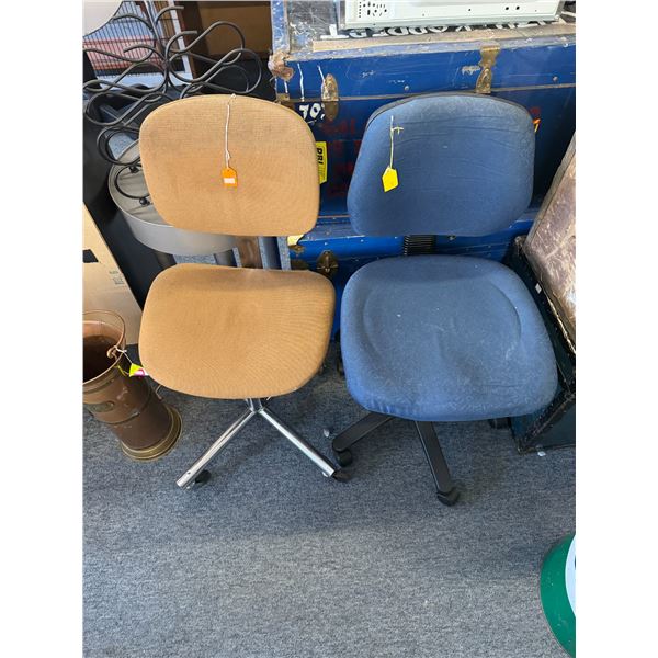 2 office chairs