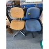 Image 1 : 2 office chairs