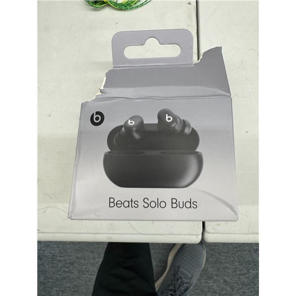 Beats Solo ear buds