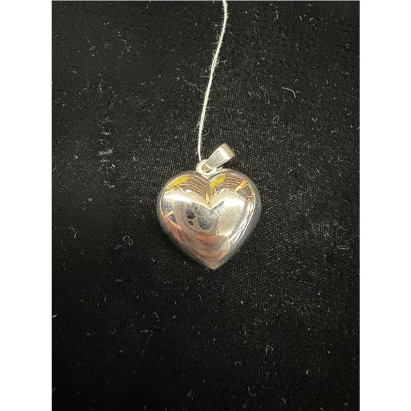 Pendent heart with diamond