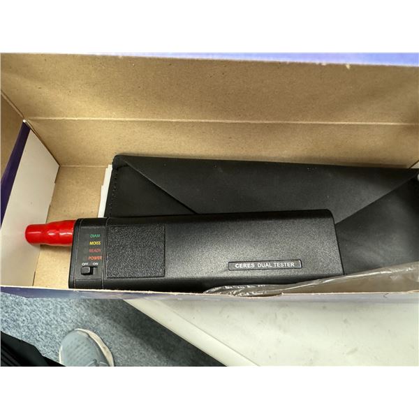 Diamond tester missing battery cover