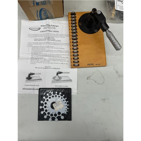 Ring enlarger and stone setter