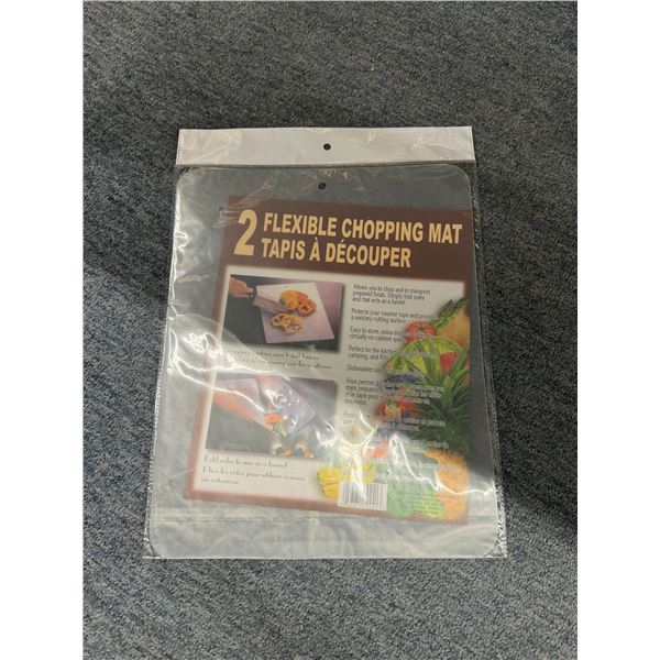 2 chopping mats