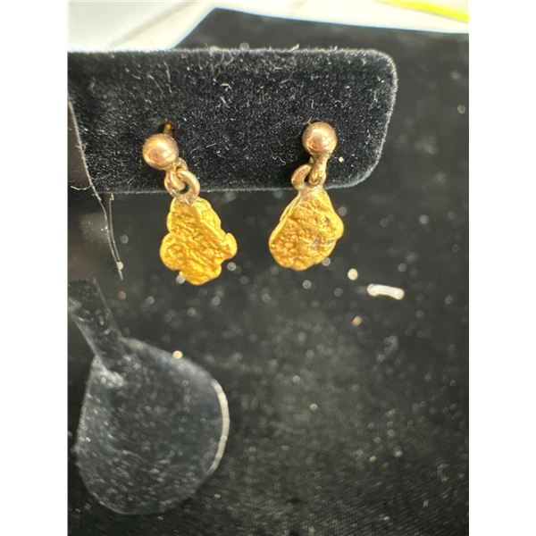 Gold nugget earring