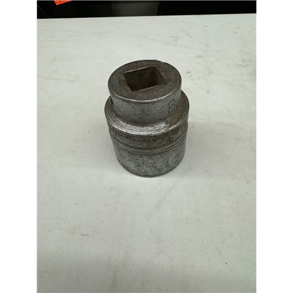 Snap-on socket 1 1/2