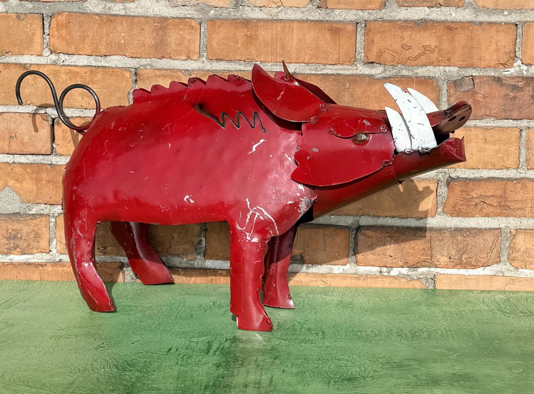 Decorative Tin Metal Garden Razorback Hawg