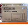 Image 2 : BLACK+DECKER EM720CB7 Digital Microwave Oven with Turntable Push-Button Door, Child Safety Lock, 700