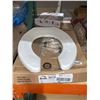 Image 1 : Bemis Plastic Toilet Seat