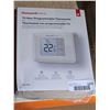 Image 1 : Honeywell Home T2 Non-Programmable Thermostat