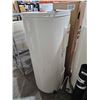 Image 4 : Giant Standard 60-Gallon White Electric Water Heater