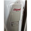 Image 4 : Giant Standard 60-Gallon White Electric Water Heater