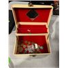 Image 1 : Jewelry box and coins