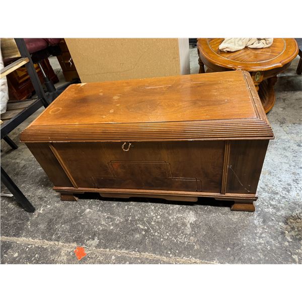 The honderich furniture company, Cedar chest