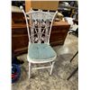 Image 1 : Antique chair