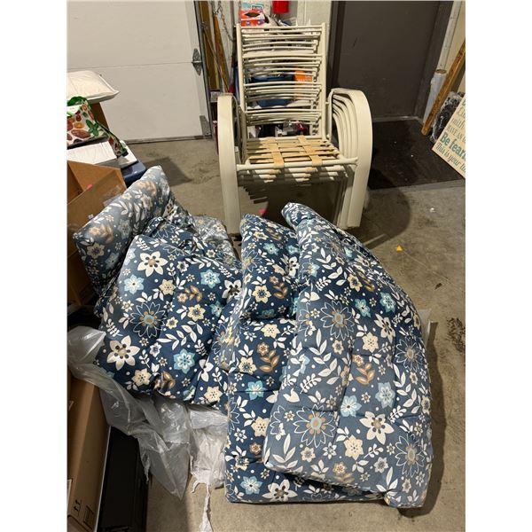 Patio chairs, and cushions