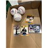 Image 1 : Hockey cards and baseballs