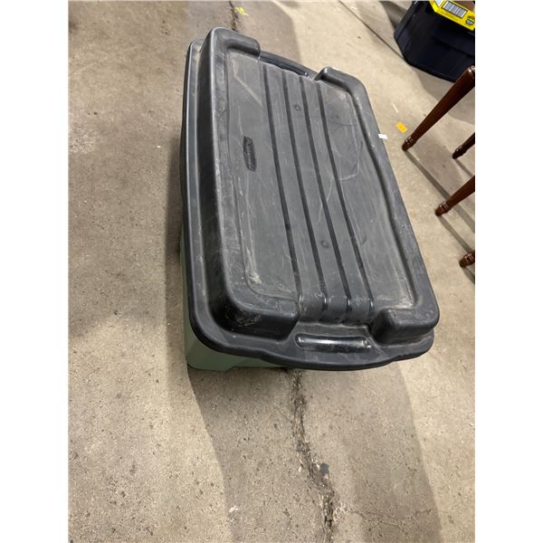 Rubbermaid bin