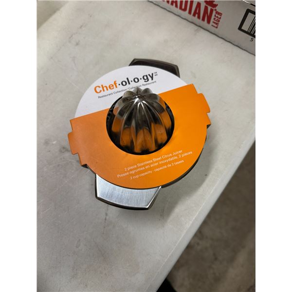 Stainless steel citrus juicer