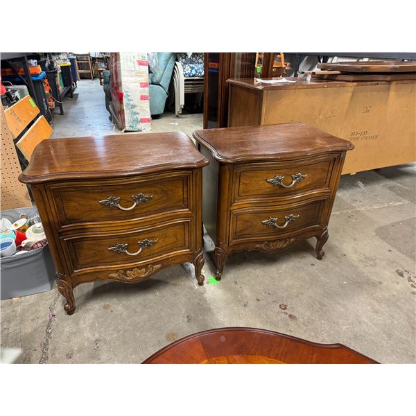 Pair of nightstands Dixie furniture
