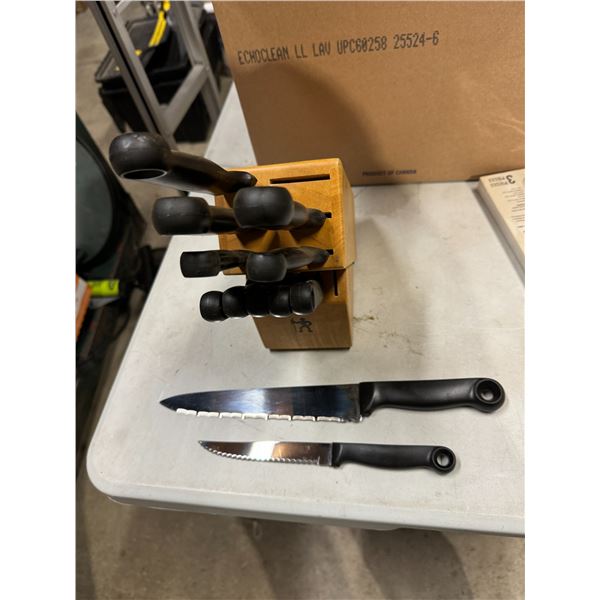 Henkel knives and knife block
