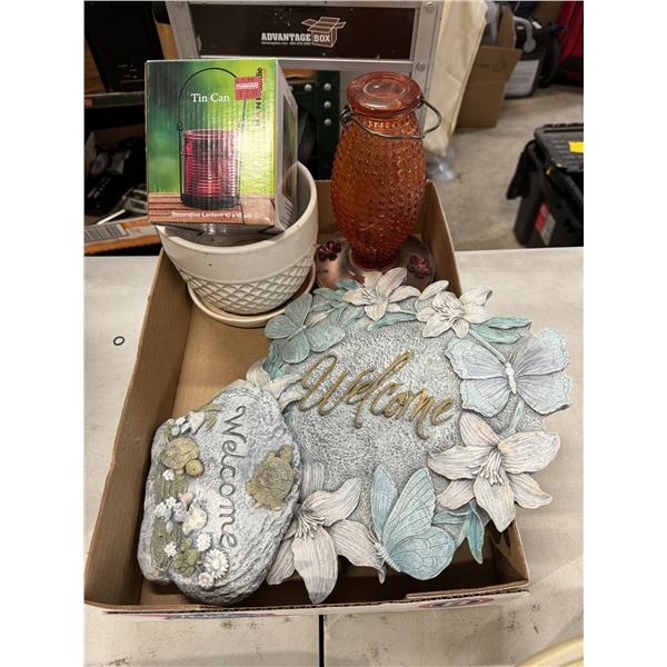 Garden  decor hummingbird feeder