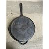 Image 2 : KitchenAid cast-iron frying pan