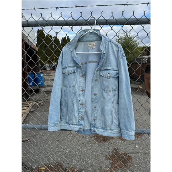 Madewell oversize trucker, jean jacket large