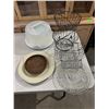 Image 2 : Serving platter and other items