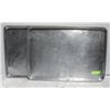Image 1 : 2X LARGE ALUMINUM BAKING/BAN TRAYS, SZ  26” X