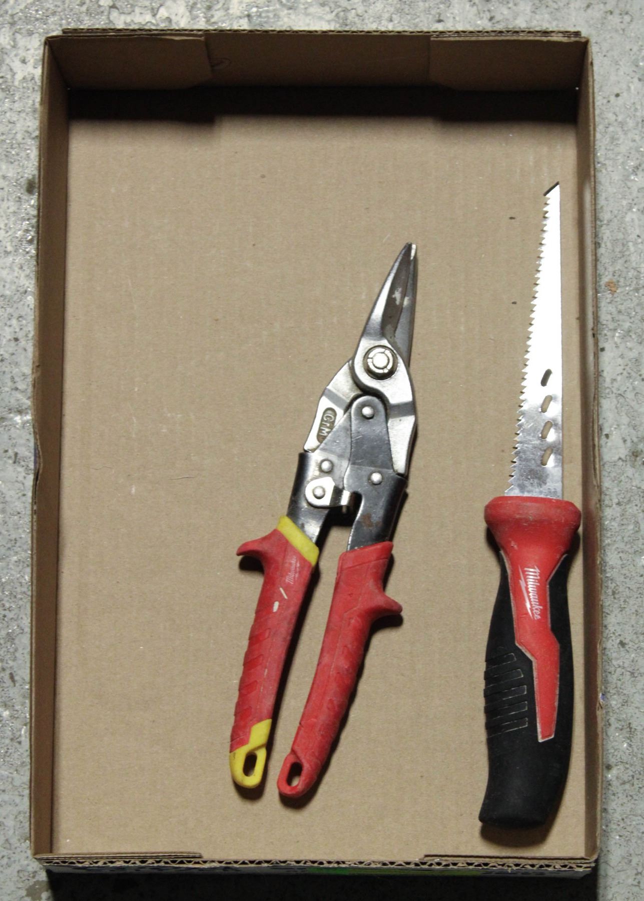 MILWAUKEE RASPING JAB SAW WITH TIN SNIPS