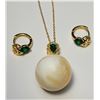 Image 1 : 7)  GOLD TONE WITH EMERALD GREEN CRYSTAL HUGGY