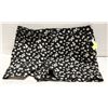 Image 1 : NEW BLACK FLORAL LADIES SHORTS SIZE 16