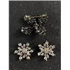 Image 2 : Lovely Vintage Rhinestone Earrings and Brooch Set. Snowflake Pattern