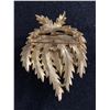 Image 2 : Beautiful Large Vintage 1950's Rhinestone Leaf Brooch Pin with Brown Crystals Set in Gold Tone Metal