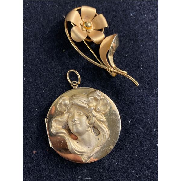 Vintage Bond Boyd Flower Brooch/Pin with a Round Gold Tone Locket