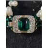 Image 2 : Beautiful Genuine Pearl and Green Glass Bracelet with Fancy Clasp