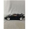 Image 4 : Bburago 1/18 Scale Die Cast Lamborghini Countach 1988 Collectible Car