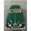 Image 2 : Maisto 1/18 Scale Die Cast 1959 Jaguar Mark II Collectible Car