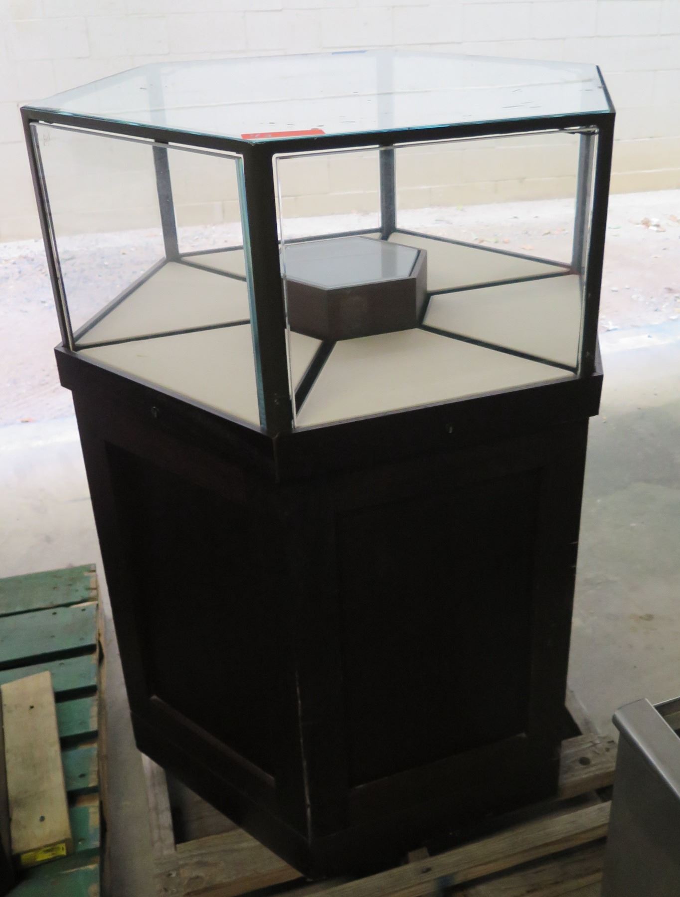 Hexagon Shape Display Case w/ 6 Sections & Undershelves 29