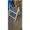 Image 2 : WHITE 2 STEP LADDER