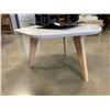 Image 2 : END TABLE AND SERVING PLATE
