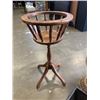 Image 2 : 4 PLANTERS INCLUDING PLANTER STAND