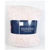 Image 1 : NEW VERONA PLUSH THROW