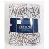 Image 1 : NEW VERONA PLUSH THROW