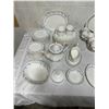 Image 4 : Royal Albert memory Lane China set