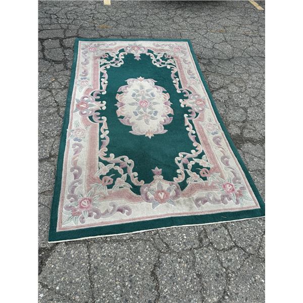 Area carpet 58" x 8'