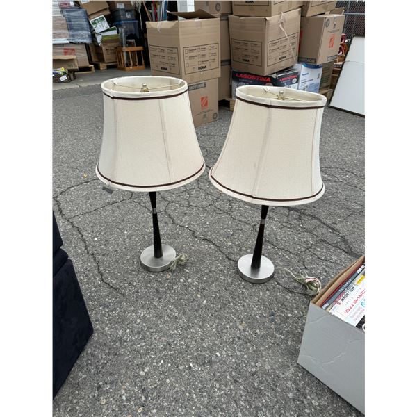 Pair lamps