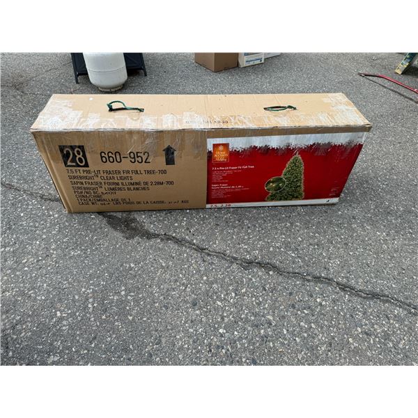 7.5 foot pre-lit Christmas tree