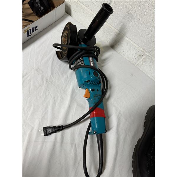 Makita grinder